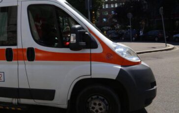 Colpito da una trave in acciaio in un magazzino della logistica operaio muore nella Bergamasca 364x230