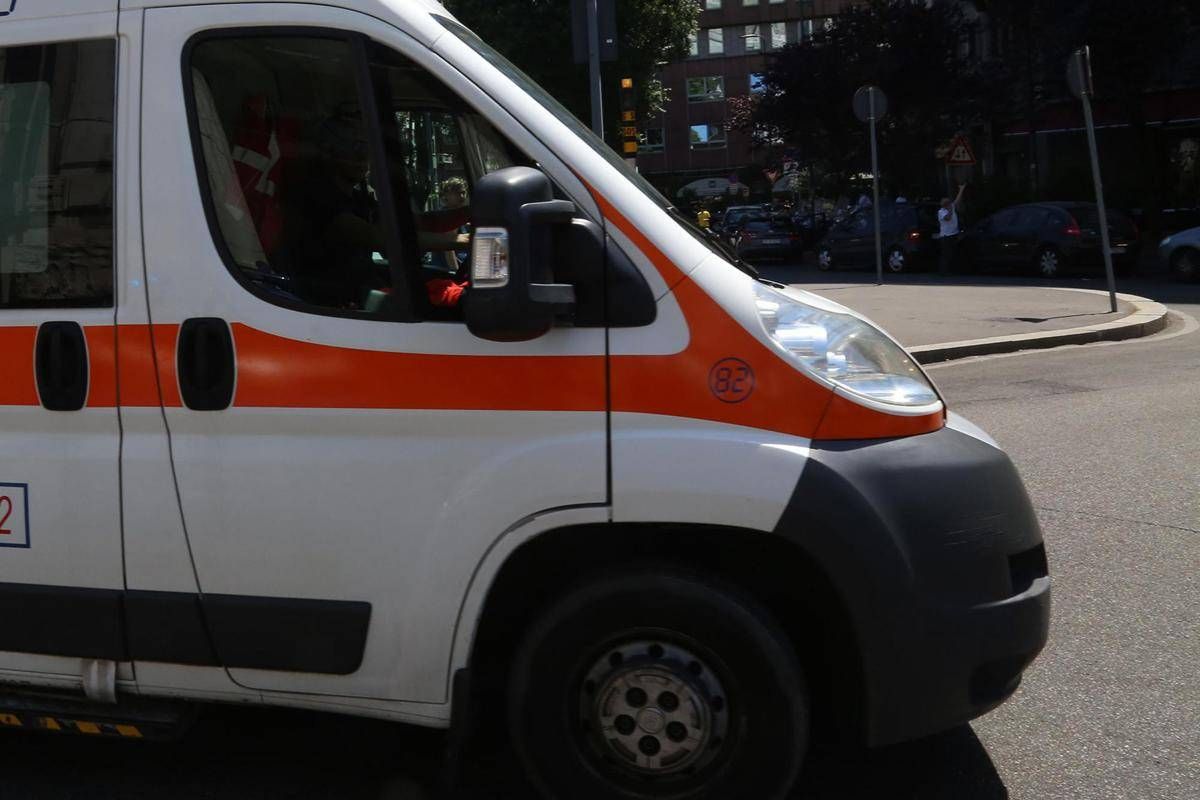 Colpito da una trave in acciaio in un magazzino della logistica: operaio muore nella Bergamasca