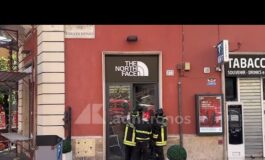 Crollo in un negozio a Roma il racconto di un dipendente Un rumore improvviso e tanta paura 265x160