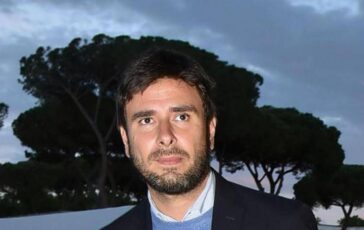 Di Battista loperazione a Cuba e il rientro slittato per ora lex M5S non torna in Italia 364x230