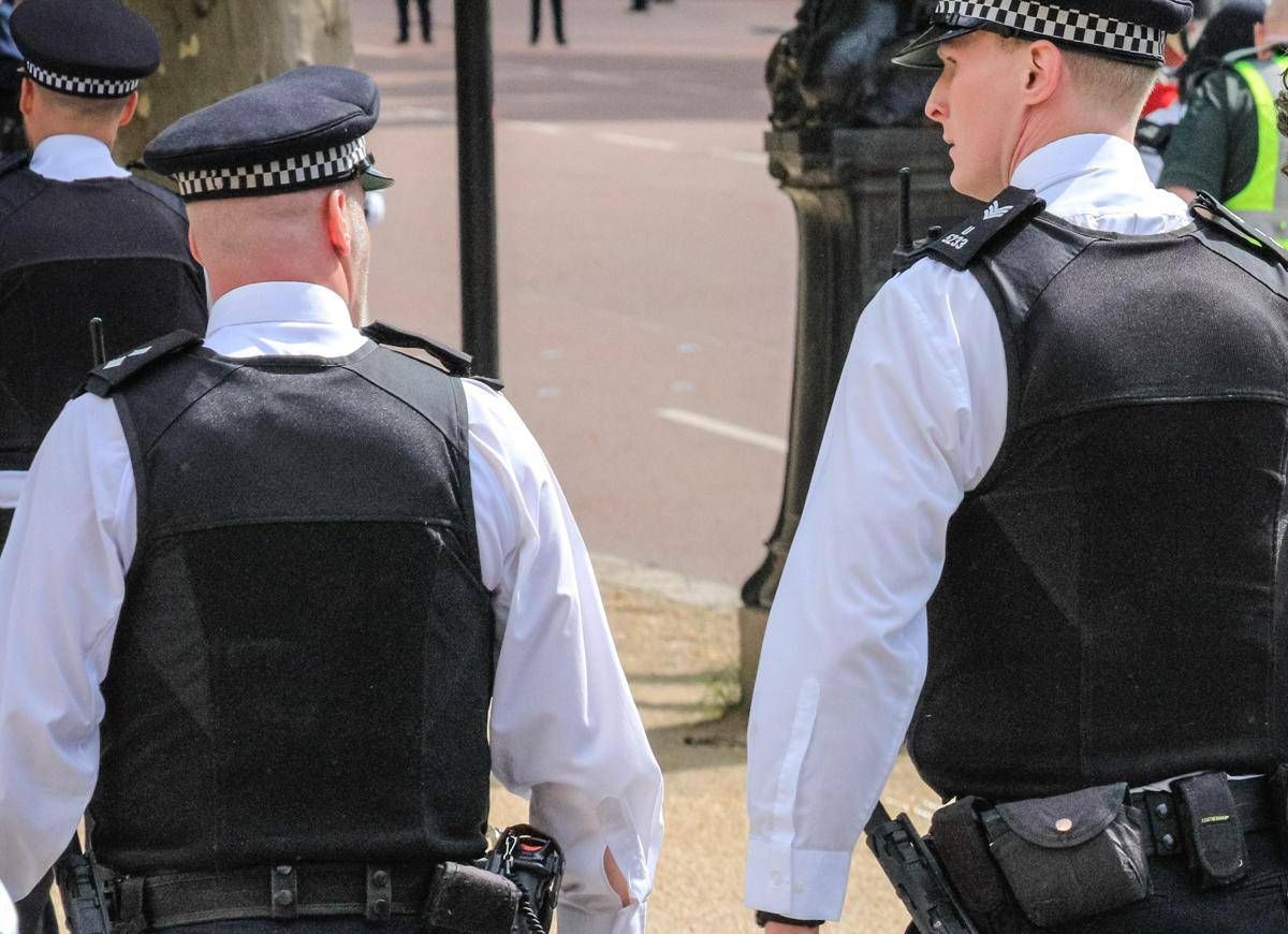 Dopo tentato stupro non viene espulso, migrante arrestato per nuova violenza: il caso in UK