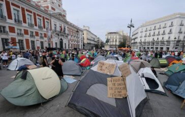 Emergenza abitativa in Spagna governo annuncia sospensione sfratti per vulnerabili fino al 2030 364x230