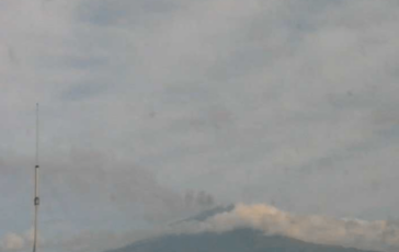 Etna in eruzione nuovi disagi allaeroporto di Catania voli in arrivo sospesi fino alle 16 364x230