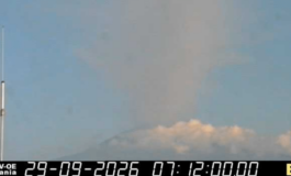 Etna nube eruttiva alta 4 chilometri voli sospesi fino alle 15 allaeroporto di Catania 265x160