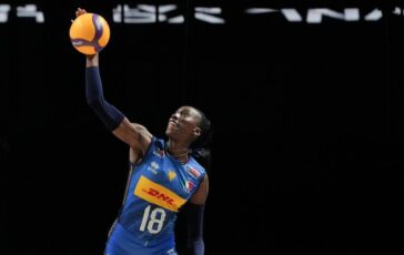 Europei pallavolo telecronista turco annuncia azzurre in finale Egonu. dalla Nigeria 364x230