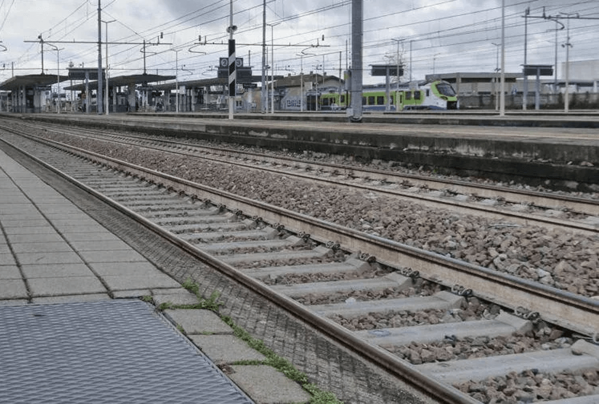 Frana su linea Brennero-Bolzano, circolazione ferroviaria sospesa