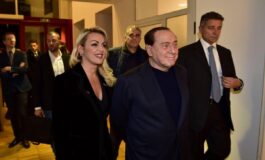 Francesca Pascale e i compleanni con Berlusconi La prima festa insieme per i 70. Manca il suo carisma sarebbe bello Arcore luogo della memoria 265x160