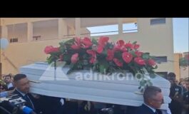 Funerali Lorena Isceri luscita del feretro tra applausi e palloncini in cielo Video 265x160