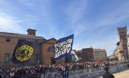 Funerali Mazzola a Milano arrivati calciatori dirigenti e tifosi per lultimo saluto alla leggenda dellInter 265x160