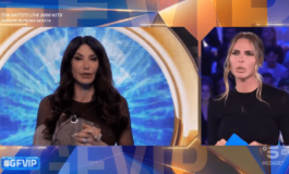 Gaffe al Gf Vip Ilary Blasi sbaglia il numero delle regioni italiane Sono 21 265x160