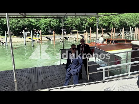 George Clooney arriva a Venezia 83 e saluta in italiano con un "buongiorno" - Video