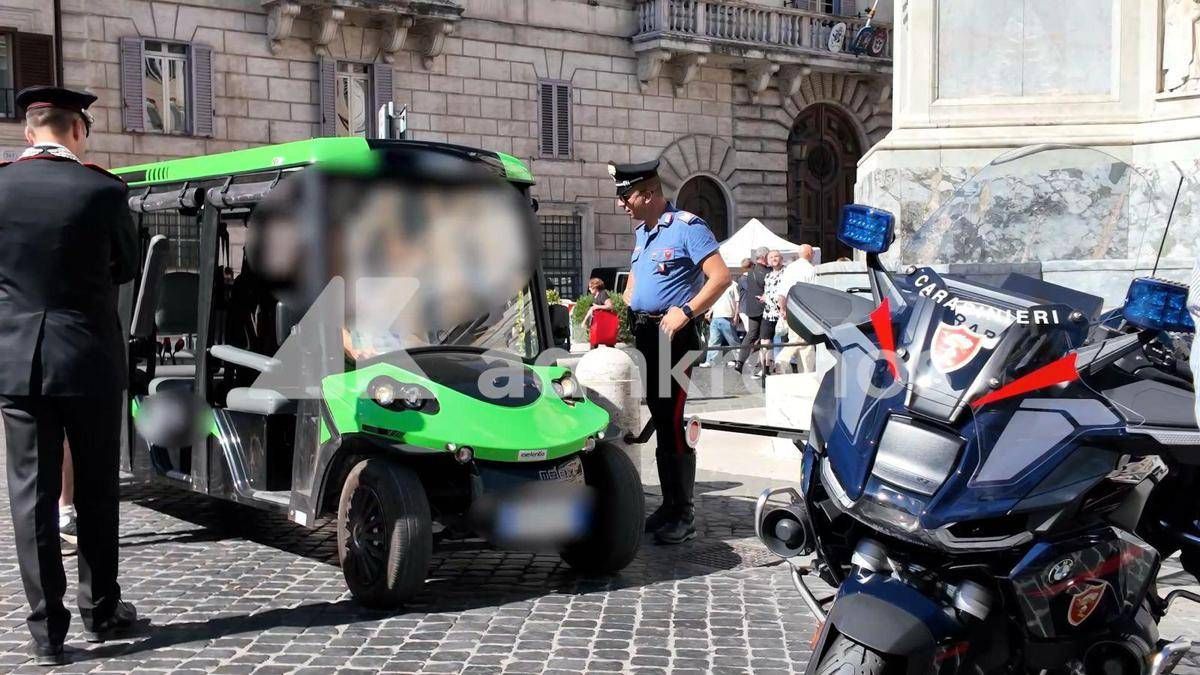 Giungla golf car a Roma, controlli a tappeto dei carabinieri: 10 sottoposte a fermo e valanga di multe