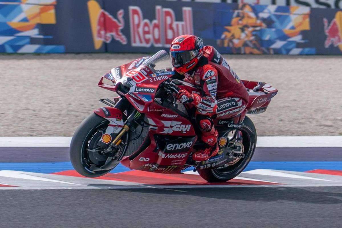 Gp Misano, Marquez domina gara sprint davanti a Bezzecchi: l'ordine di arrivo e come cambia la classifica