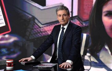 Hotel Costiera vince il prime time Milo Infante sfiora il 10 nel debutto in prima serata su Rete4 364x230