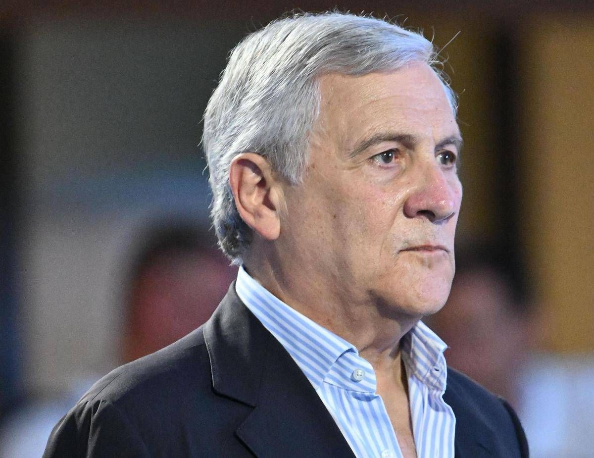 Houthi, Tajani: "Situazione complicata, i nostri militari in sicurezza"