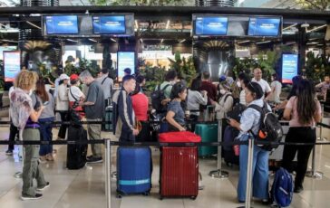 Indonesia italiano bloccato per stop voli Chiusi in albergo con 2 bambine non sappiamo cosa fare 364x230