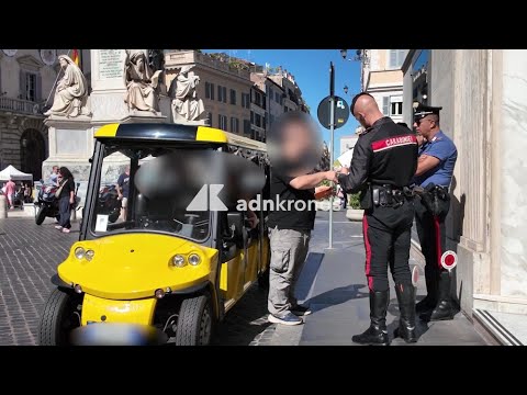 Invasione golf car a Roma, blitz e controlli dei carabinieri nel centro della Capitale
