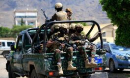 Iran Houthi doppia minaccia per le vie del petrolio. Arabia vuole raid Usa in Yemen Trump dice no 265x160