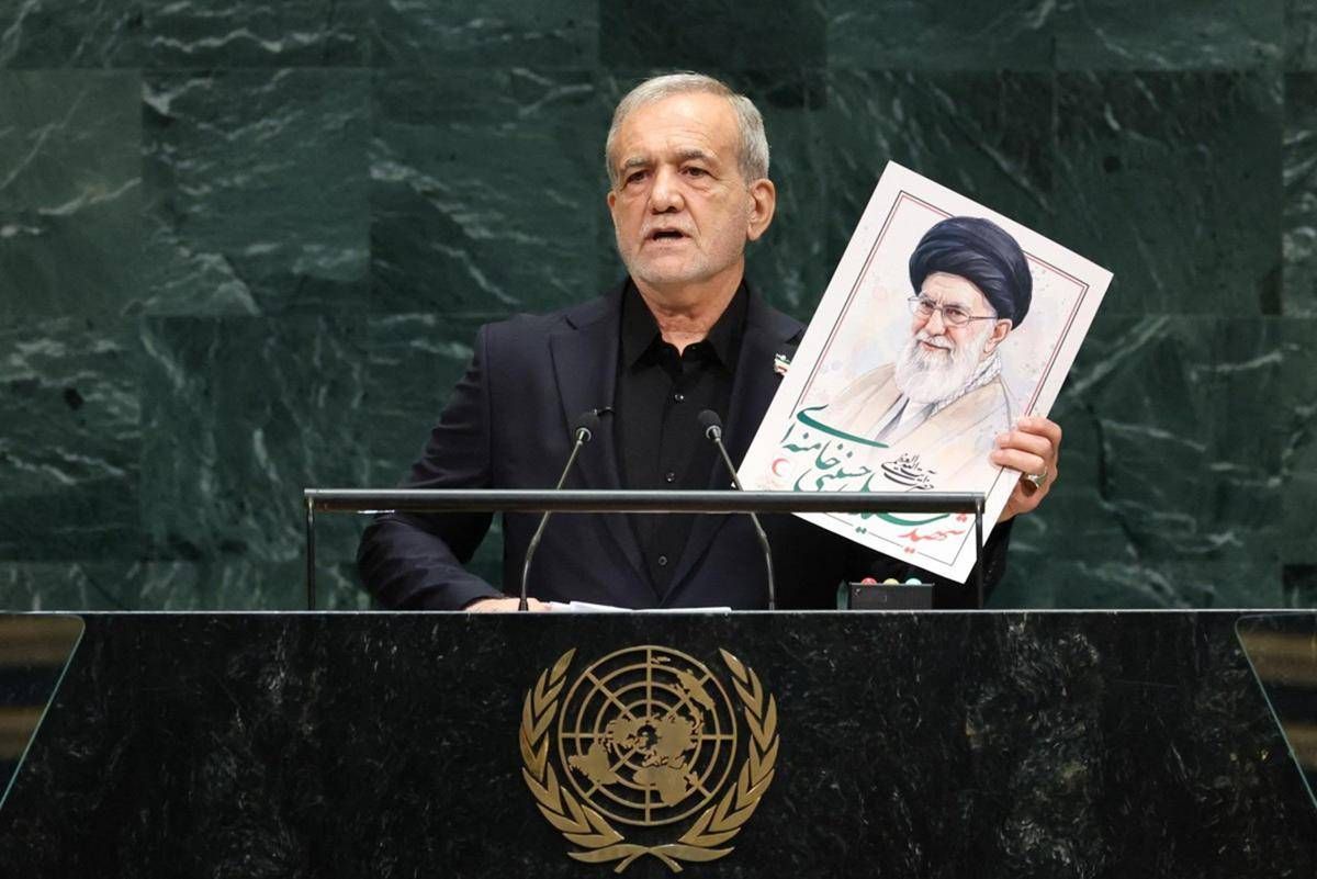Iran, Pezeshkian: "Per Trump siamo terroristi? Noi vittime di terrorismo". La delegazione Usa lascia l'aula