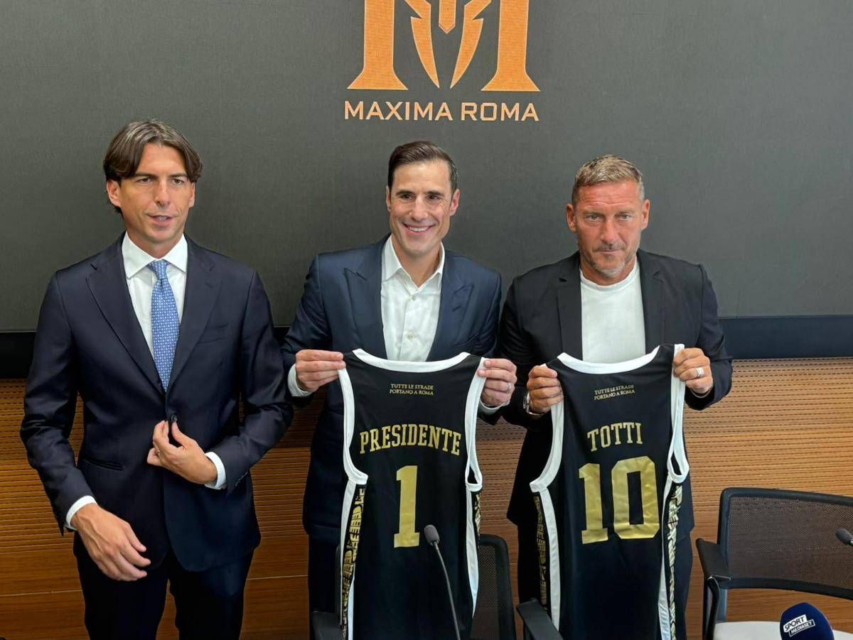 La Maxima Roma si presenta, con Totti per riportare in alto il basket della Capitale