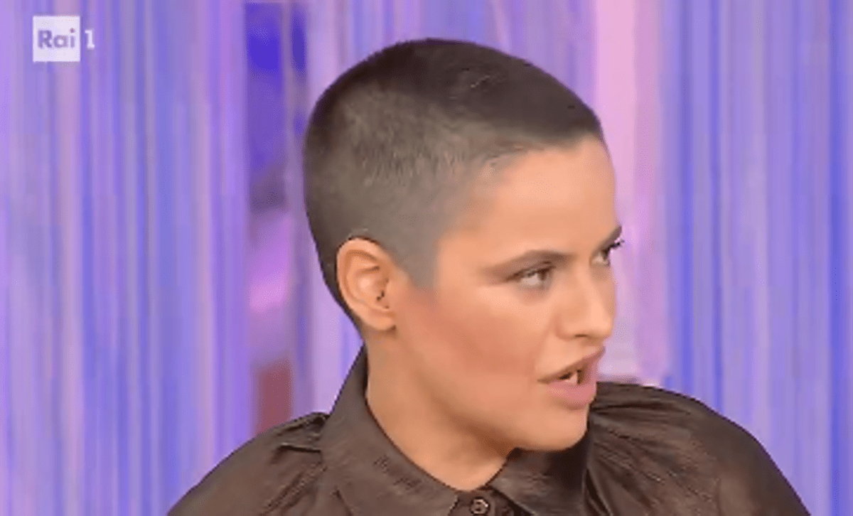 La volta buona, Silvia Salemi: "Dopo la morte di mia sorella Laura non parlai per 5 anni"