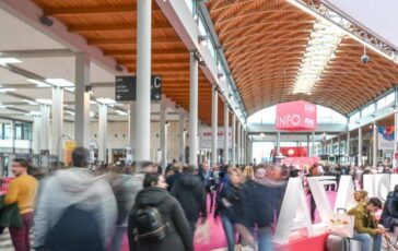 Lavoro 77 dei business traveller italiani fa i conti con lovertourism e problema anche per trasferte aziendali 364x230