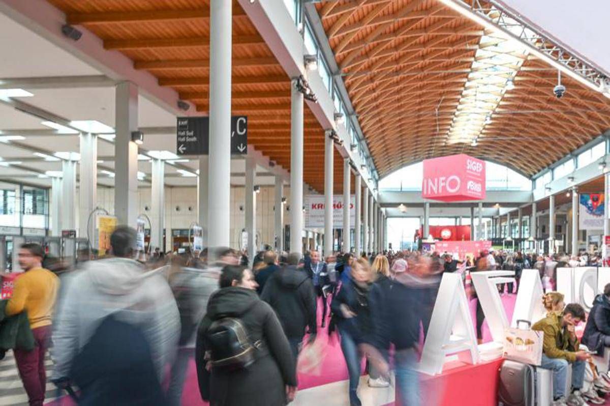 Lavoro: 77% dei business traveller italiani fa i conti con l'overtourism, è problema anche per trasferte aziendali