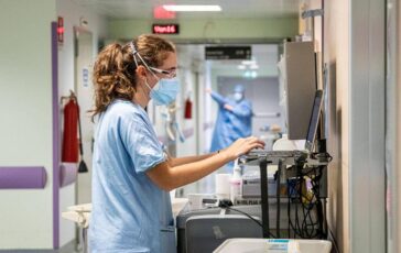 Lutto in Valsugana muore a 56 anni la maestra Clara da 8 mesi era in coma dopo un intervento estetico 364x230