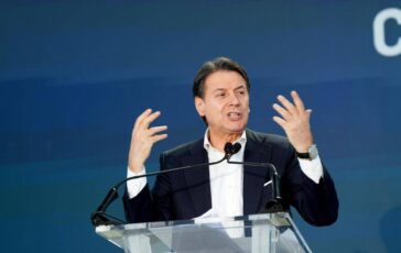 M5S Conte sfida Meloni e punta a Palazzo Chigi Non indietreggeremo di un millimetro 364x230