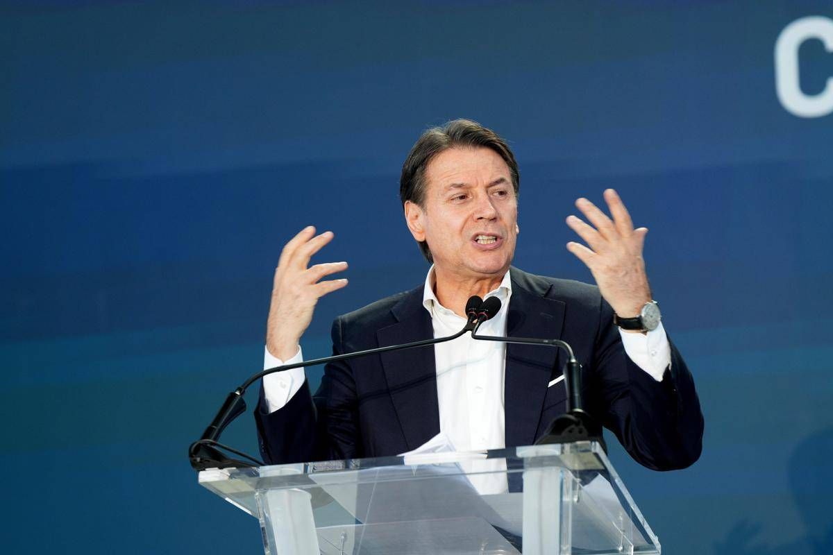 M5S, Conte sfida Meloni e punta a Palazzo Chigi: "Non indietreggeremo di un millimetro"
