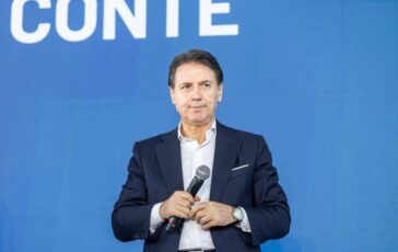 M5S la base approva il programma in 20 punti Linvio di armi allUcraina allontana la pace 364x230