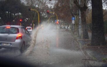 Maltempo un morto nel Senese. Una donna annega in auto a Udine 364x230