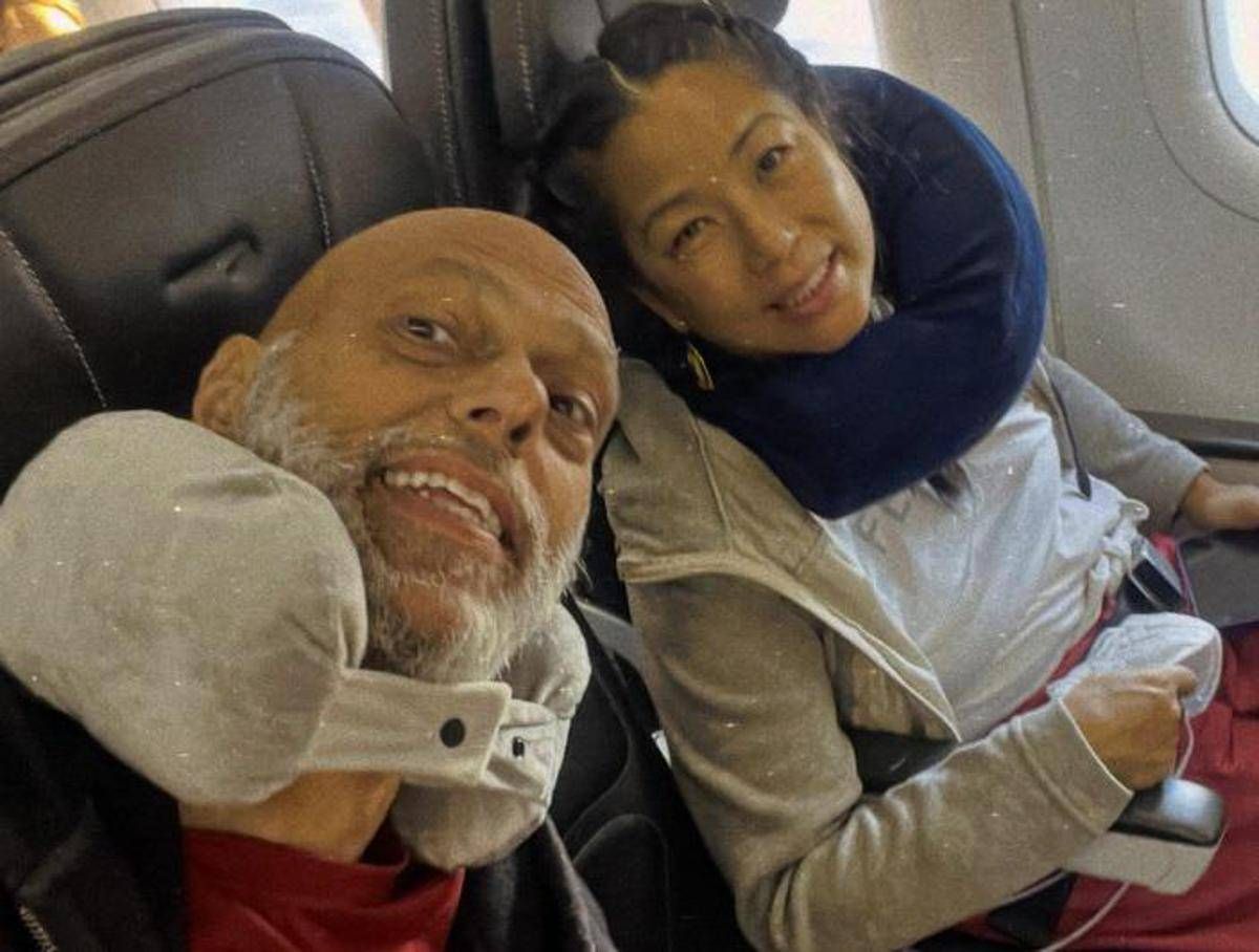 Max Parisi, il viaggio in Usa per il tumore al pancreas: "Con nuovo farmaco spero di arrivare a Natale". L'oncologa: "Non risolutivo"