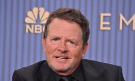 Michael J. Fox standing ovation agli Emmy Awards Accettare il Parkinson non vuol dire arrendersi 265x160