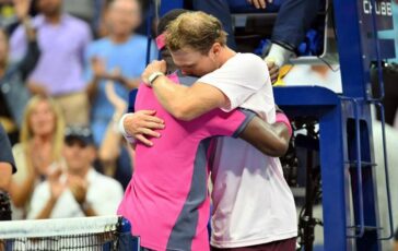 Michelsen perde e scoppia a piangere Tiafoe lo consola fair play agli US Open 364x230