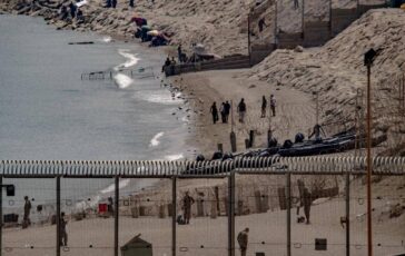 Migranti Parlamento europeo condanna regolarizzazione Spagna Piu protezione frontiere 364x230