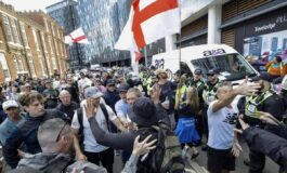 Migranti nuove manifestazioni a Portsmouth Limmigrazione clandestina deve finire 265x160