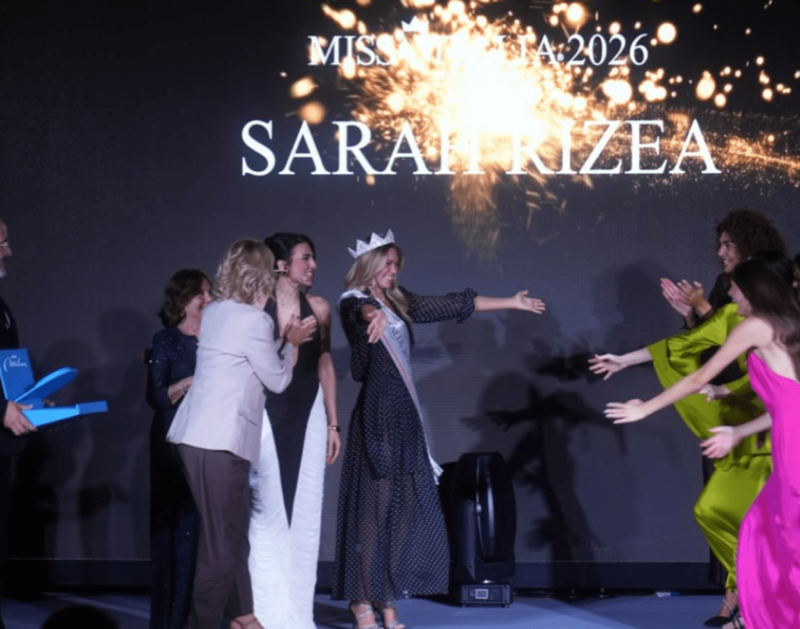 La Miss Italia 2026 es Sarah Rizea: la atleta de 18 años originaria de Vado Ligure ganó el título de reina de Miss Italia.