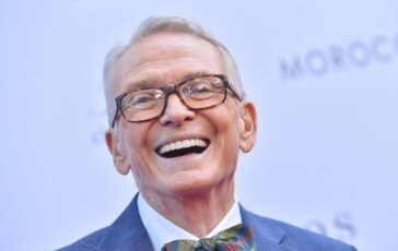 Morto a 87 anni Bob Mackie sultano delle paillettes che vesti Cher Diana Ross e Carol Burnett 364x230