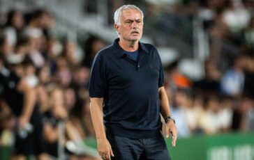 Mourinho show dopo il ko del Real Cerano due rossi e mostra le foto in conferenza 364x230