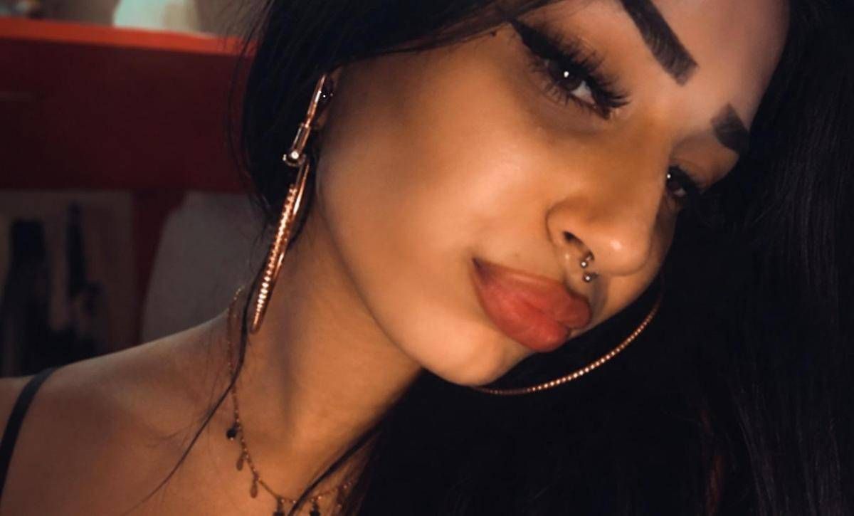 Musica techno e palloncini bianchi, l'ultimo saluto a Maria Spinelli: la 22enne italiana uccisa al rave in Svizzera