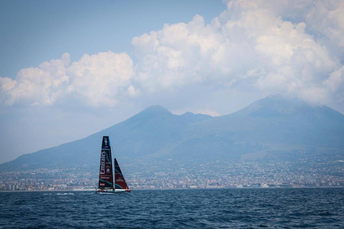 Napoli alza il sipario sull'America's Cup, al via le Regate Preliminari nel Golfo