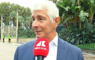 Napoli traccia la rotta per unItalia attiva Abodi e 3mila studenti aprono il villaggio BeActive 364x230