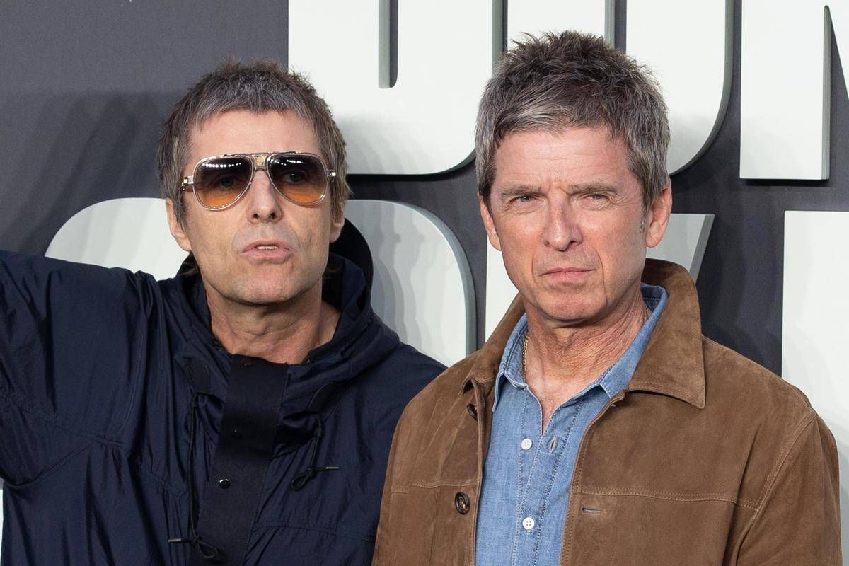 Nuova data del tour degli Oasis a Roma, l'annuncio dei fratelli Gallagher: "Ci vediamo anche il 26 luglio"