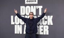 Oasis a Roma Liam Gallagher scatenato sui social le risposte surreali ai fan 265x160