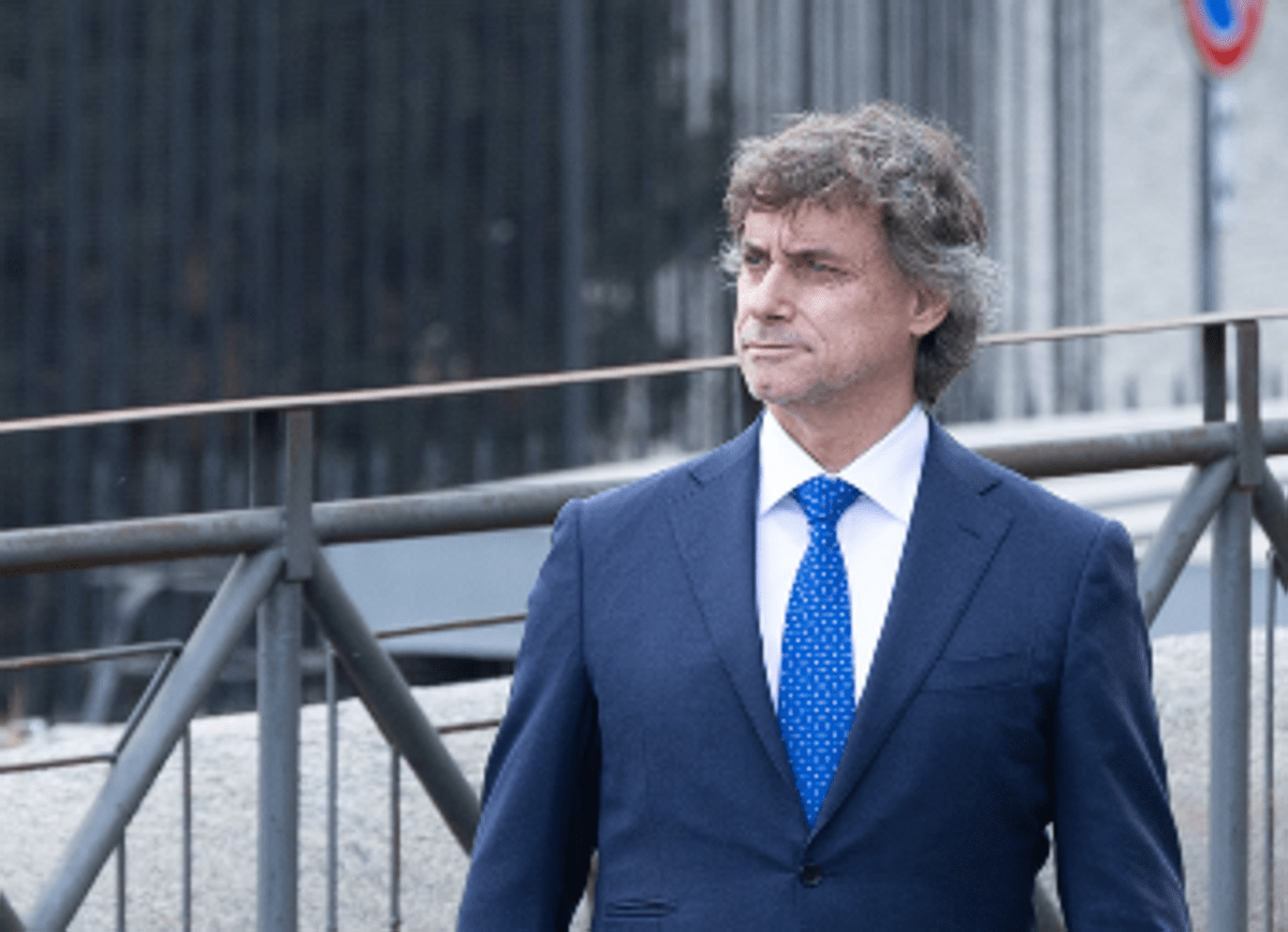 Operaio muore al Colosseo, Rai rinvia serata evento di Alberto Angela: "Andrea aveva l'età dei miei figli"