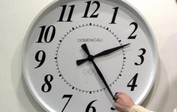 Ora solare 2026 il cambio conviene 364x230