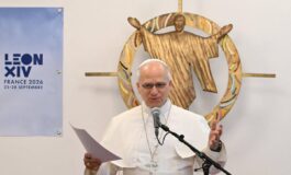 Papa Leone XIV in Francia il messaggio da Parigi La storia non e scritta da chi si impone 265x160