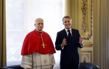 Papa Stop a corsa armamenti possesso armi nucleari non e garanzia di sicurezza. Macron La Francia e dalla parte della pace 364x230