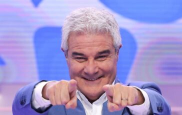Pino Insegno il legale Non deve sua presenza in Rai a Meloni affermarlo lede la sua reputazione 364x230